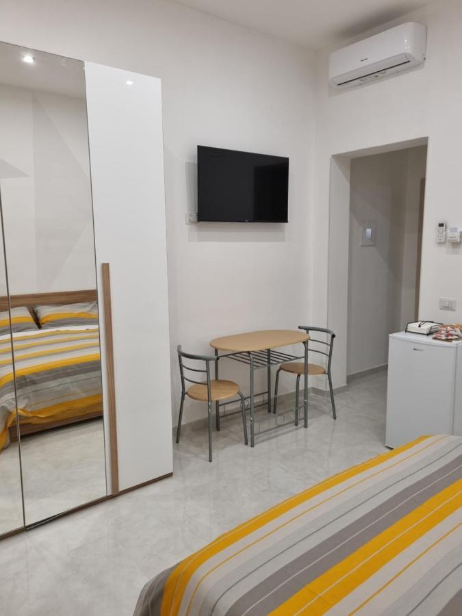Locazione Turistica Adriatico Hotel Bari Bagian luar foto