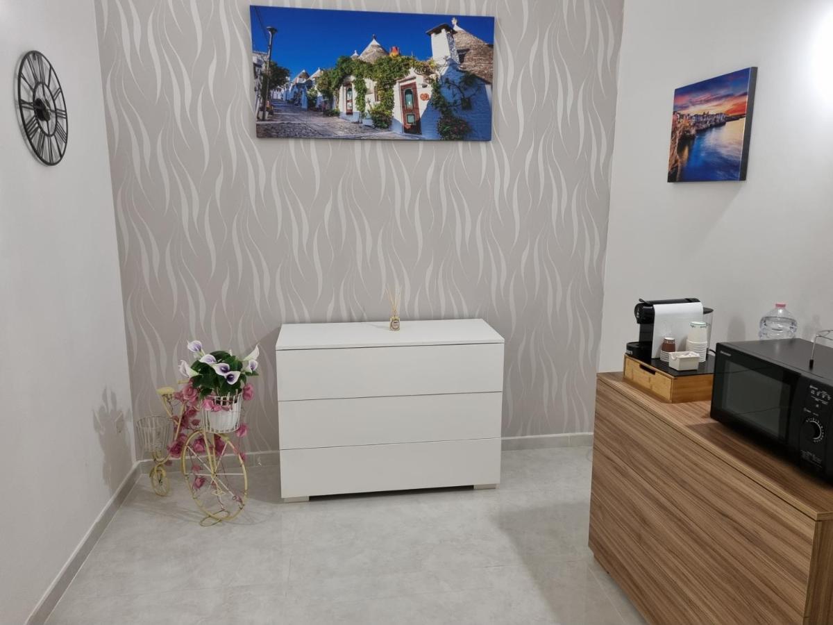 Locazione Turistica Adriatico Hotel Bari Bagian luar foto