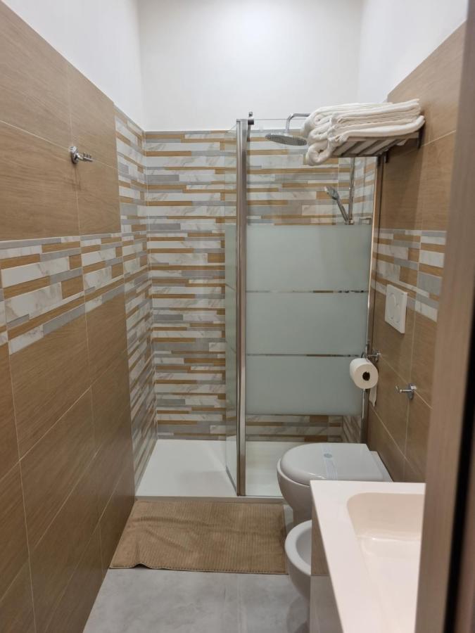 Locazione Turistica Adriatico Hotel Bari Bagian luar foto