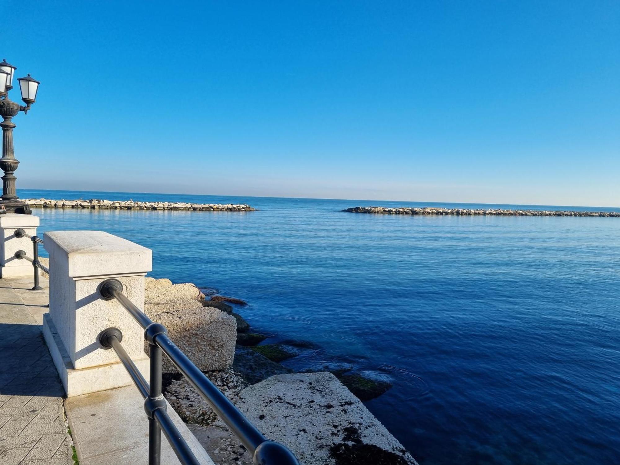 Locazione Turistica Adriatico Hotel Bari Bagian luar foto