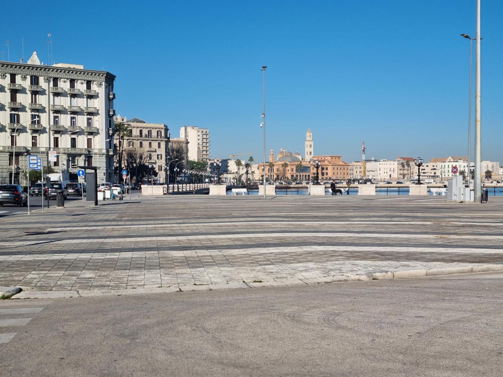 Locazione Turistica Adriatico Hotel Bari Bagian luar foto