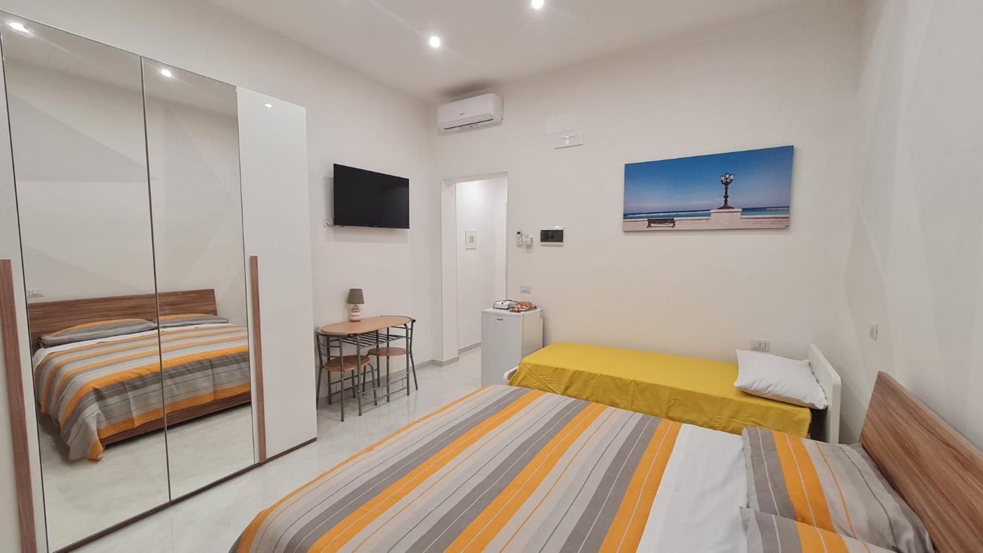 Locazione Turistica Adriatico Hotel Bari Bagian luar foto