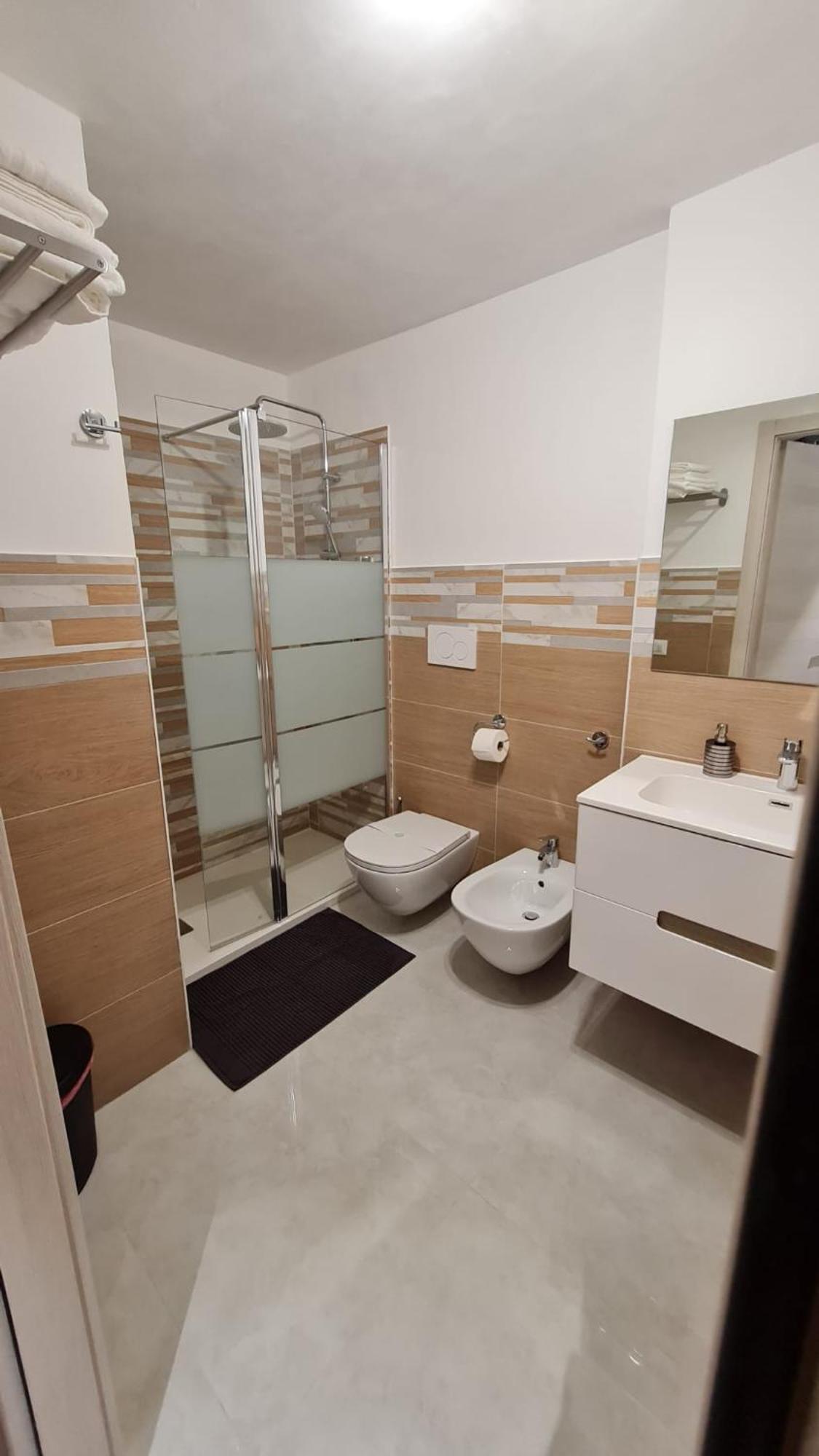 Locazione Turistica Adriatico Hotel Bari Ruang foto